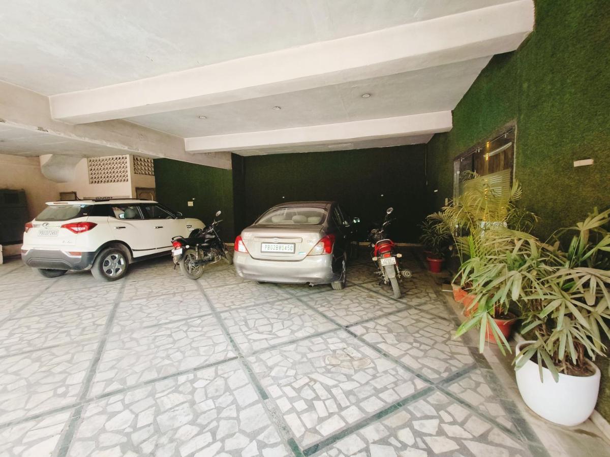 Hotel Ricky International Amritsar Exterior foto